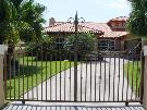 Speared Spade | Aluminum Driveway Gate | Metal Gate | Iron Gate | Gate World | Fence Gate